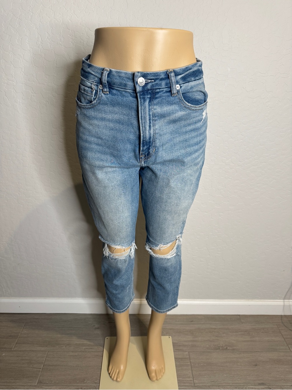 American Eagle curry Mom jeans 6XS